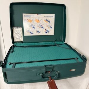 Delsey Paris Vintage Hard Shell Suitcase Made in France w/ Original Keys